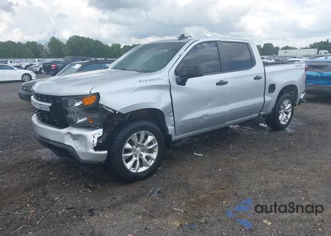 2019 Chevrolet Silverado 1500 Custom z USA, uszkodzony, nr VIN 1GCUYBEF2KZ408257